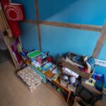 Cette pièce a servi de chambre d’enfant, mais sert aujourd’hui plutôt de débarras. On y trouve également des jeux de sociétés et du matériel de loisirs créatifs.