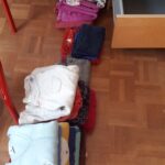 Pliage des vêtements à la verticale et nettoyage des tiroirs avant de tout remettre dedans.