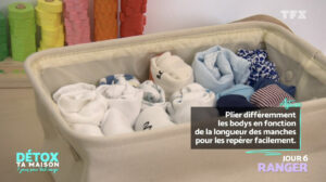 L’astuce pour identifier les bodys manches longues et manches courtes en un clin d’œil, des pliages différents ! En rouleau pour l’un et à la verticale pour l’autre.